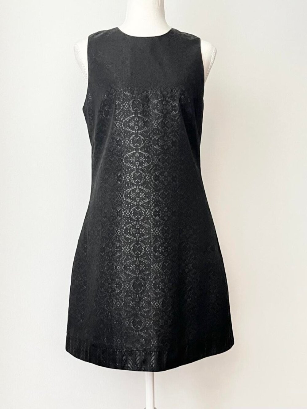 ABS Allen Schwartz Little Black Shift Dress LBD Size 4 Brocade Metallic USA